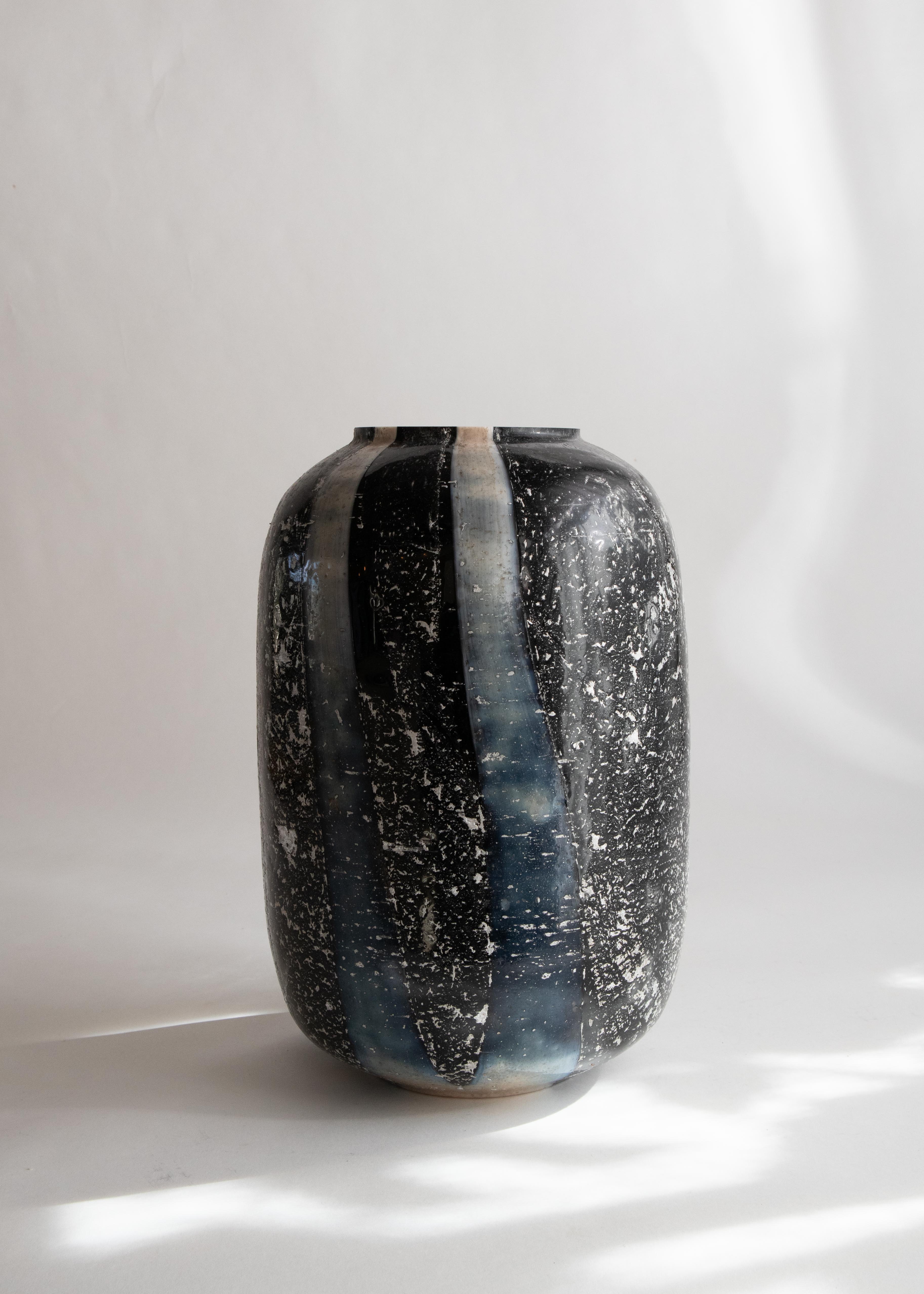 Glass vase MONOCHROME
