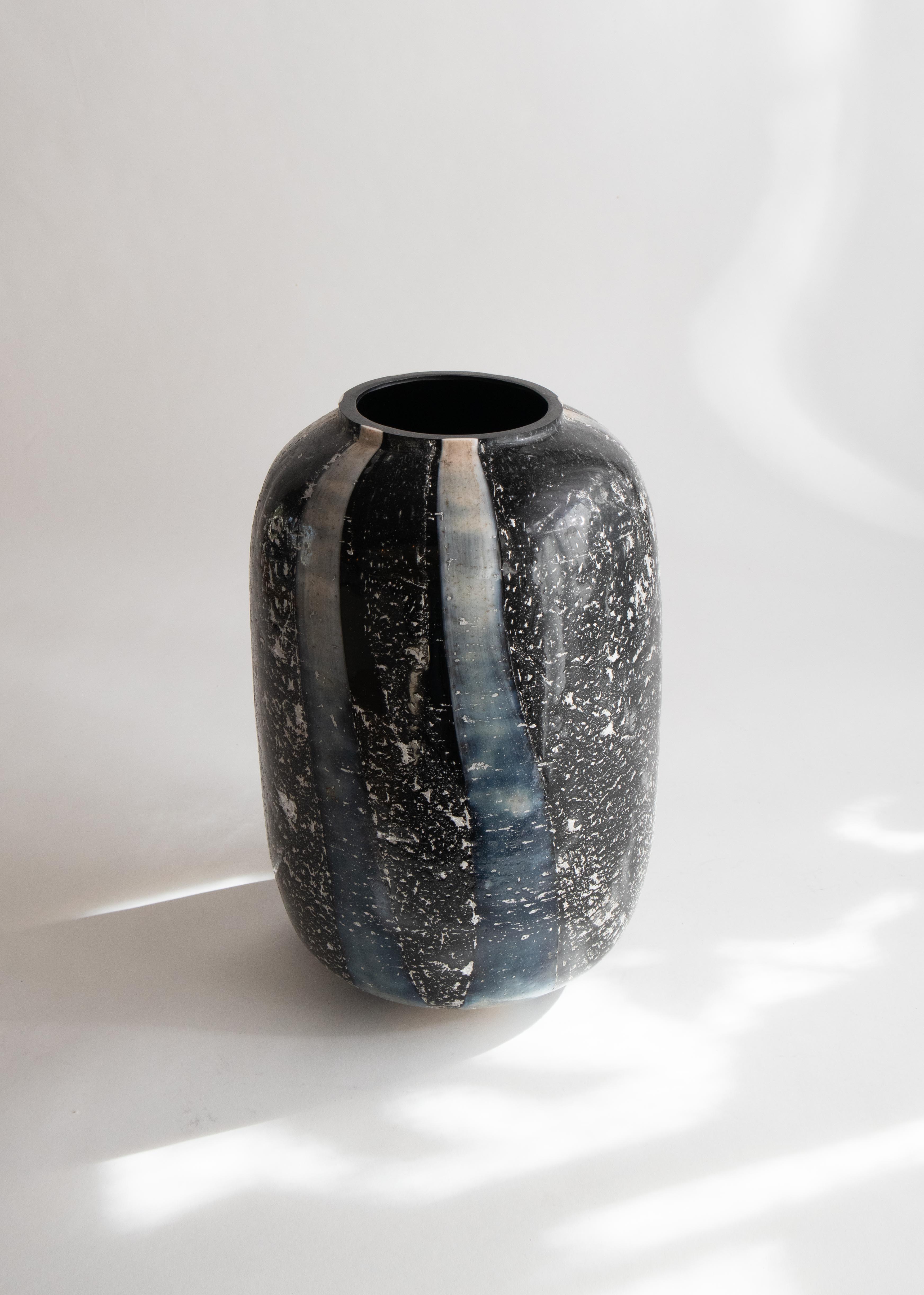 Glass vase MONOCHROME