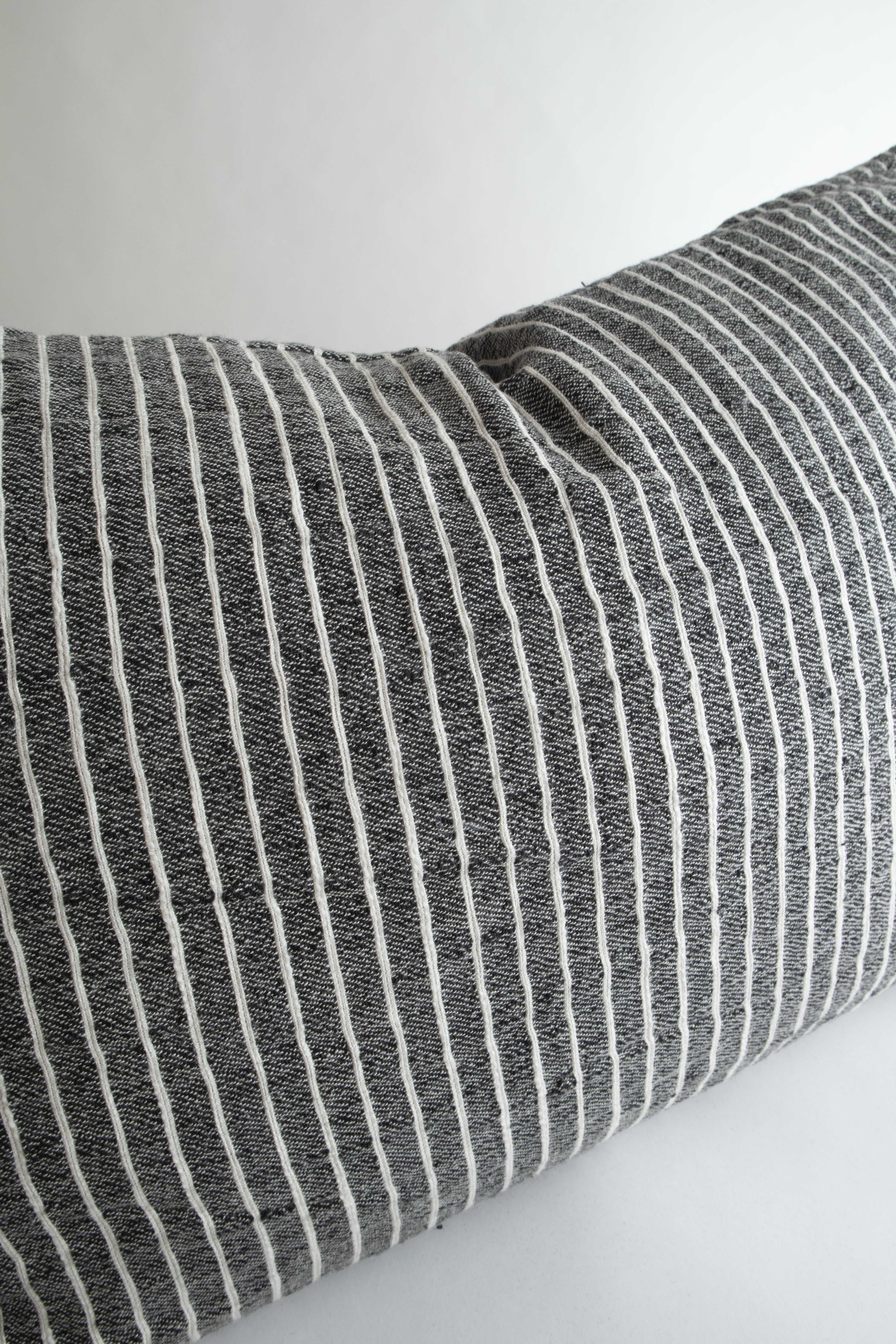 Striped Monochrome kudde