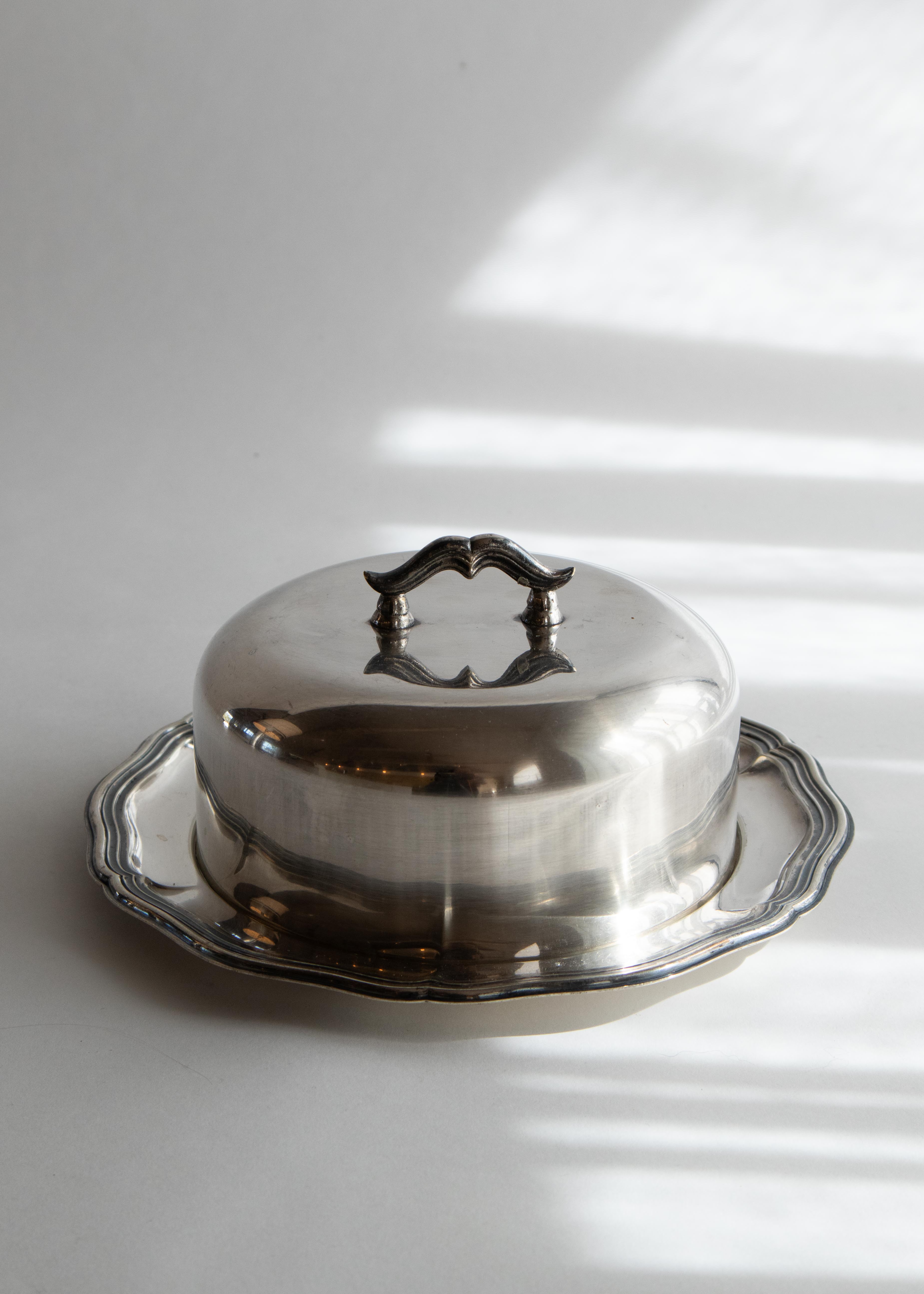 Cloche mustasch