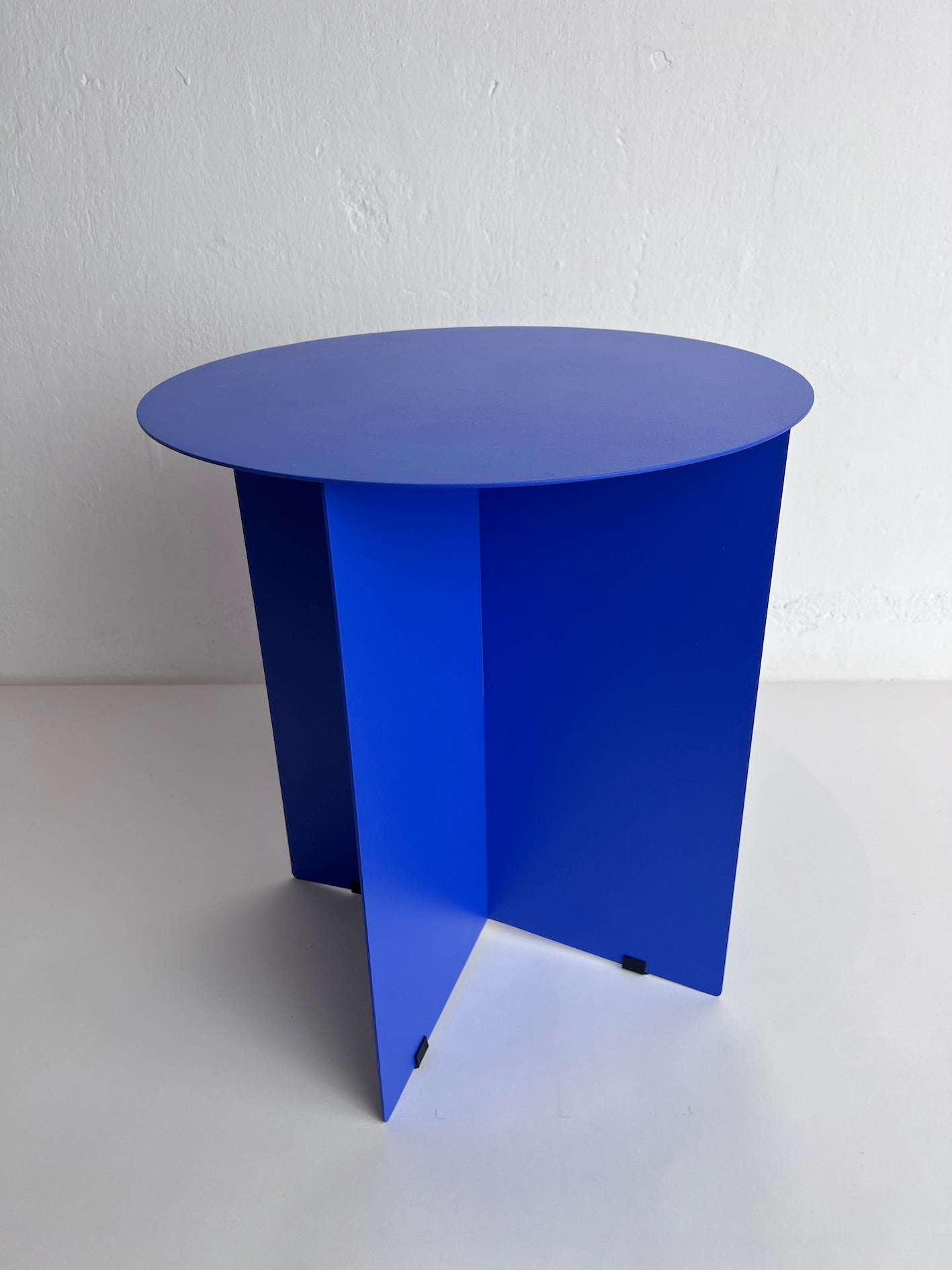 Metal Side Table Cobalt 