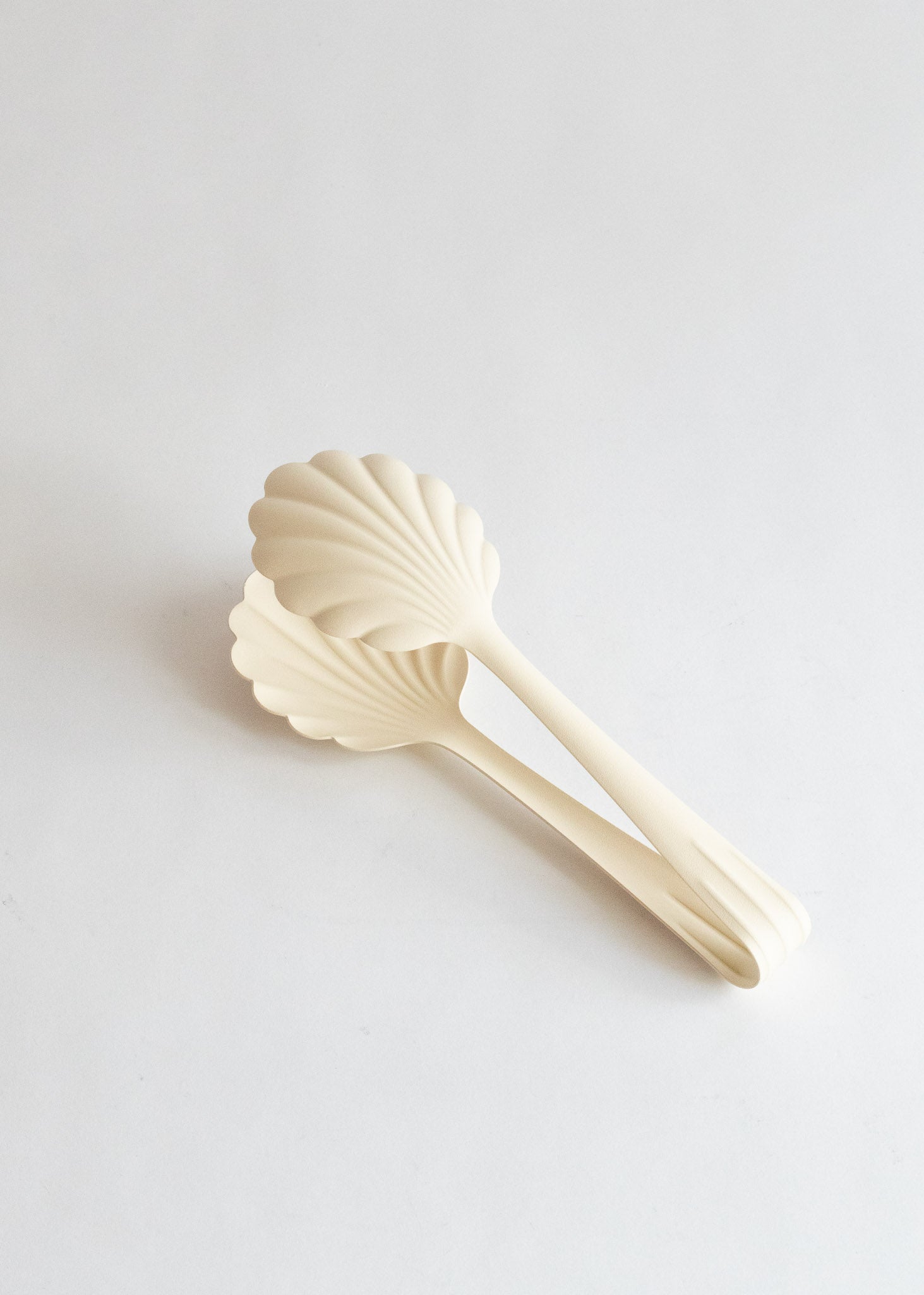 Seashell Pliers Creme