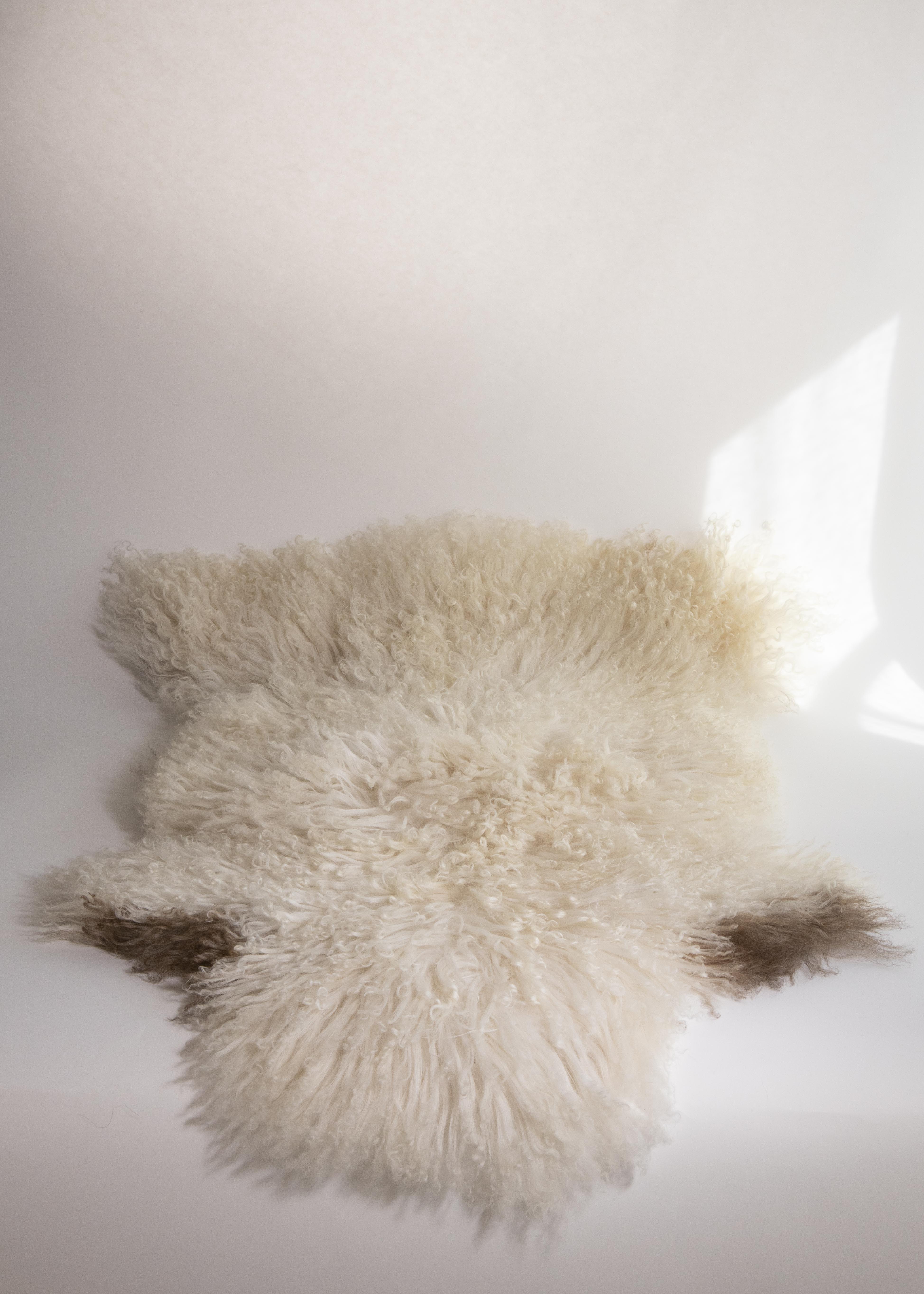 Curly Sheepskin Off White