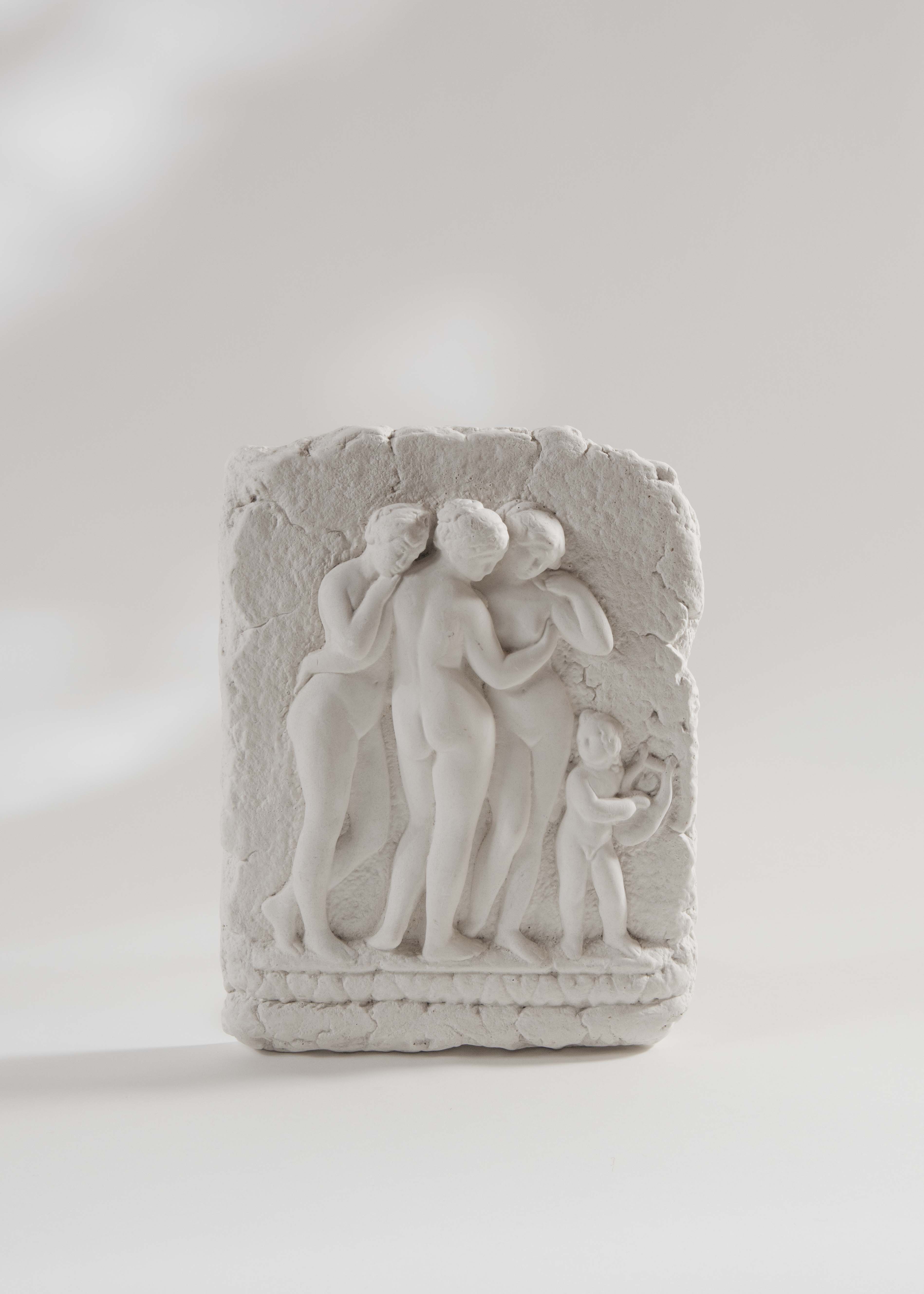 Väggrelief De Tre Gracerna