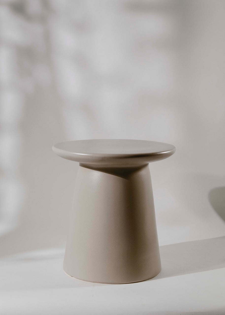 Sidobord Earthenware