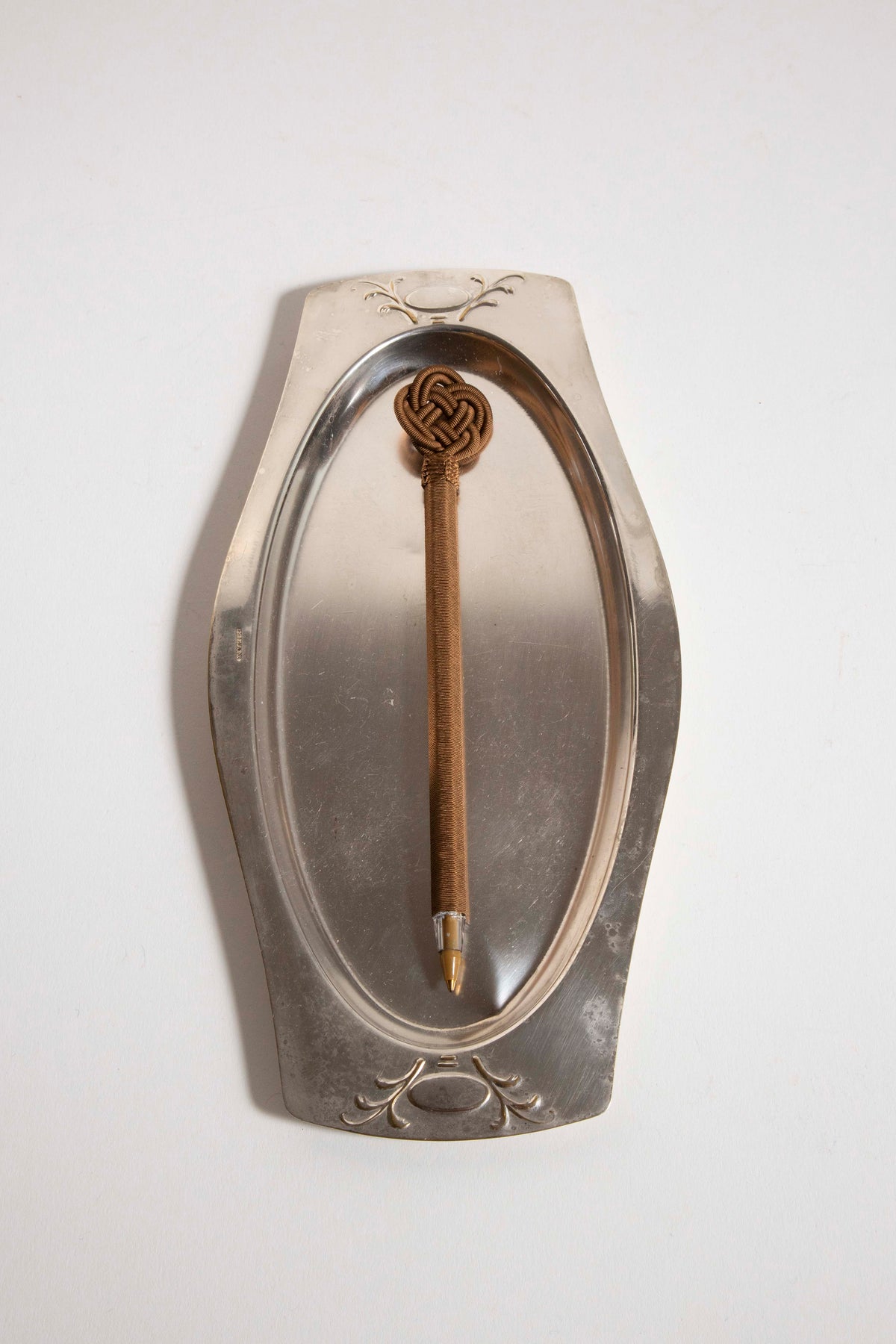 Bricka nysilver oval