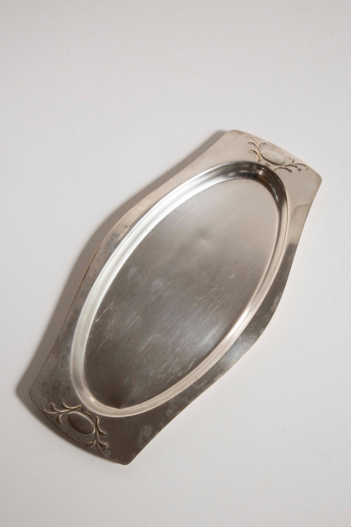 Bricka nysilver oval